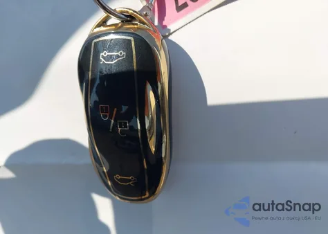 2021 Tesla Model S Long Range Dual Motor All-Wheel Drive z USA, uszkodzony, nr VIN 5YJSA1E54MF439130